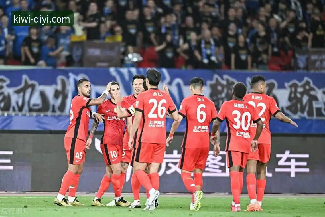 揭秘13年等待：青岛海牛3-1力克上海海港，一场改写中超格局的逆袭之战